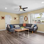 Dog Friendly Home Near The Beach With Grill, Fire Pit, Enclosed Backyard