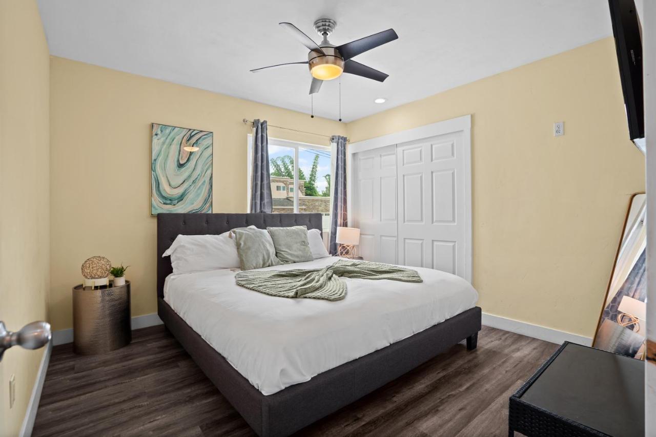 Dog Friendly Near The With Grill, Fire Pit, Enclosed Backyard Holiday home San Diego