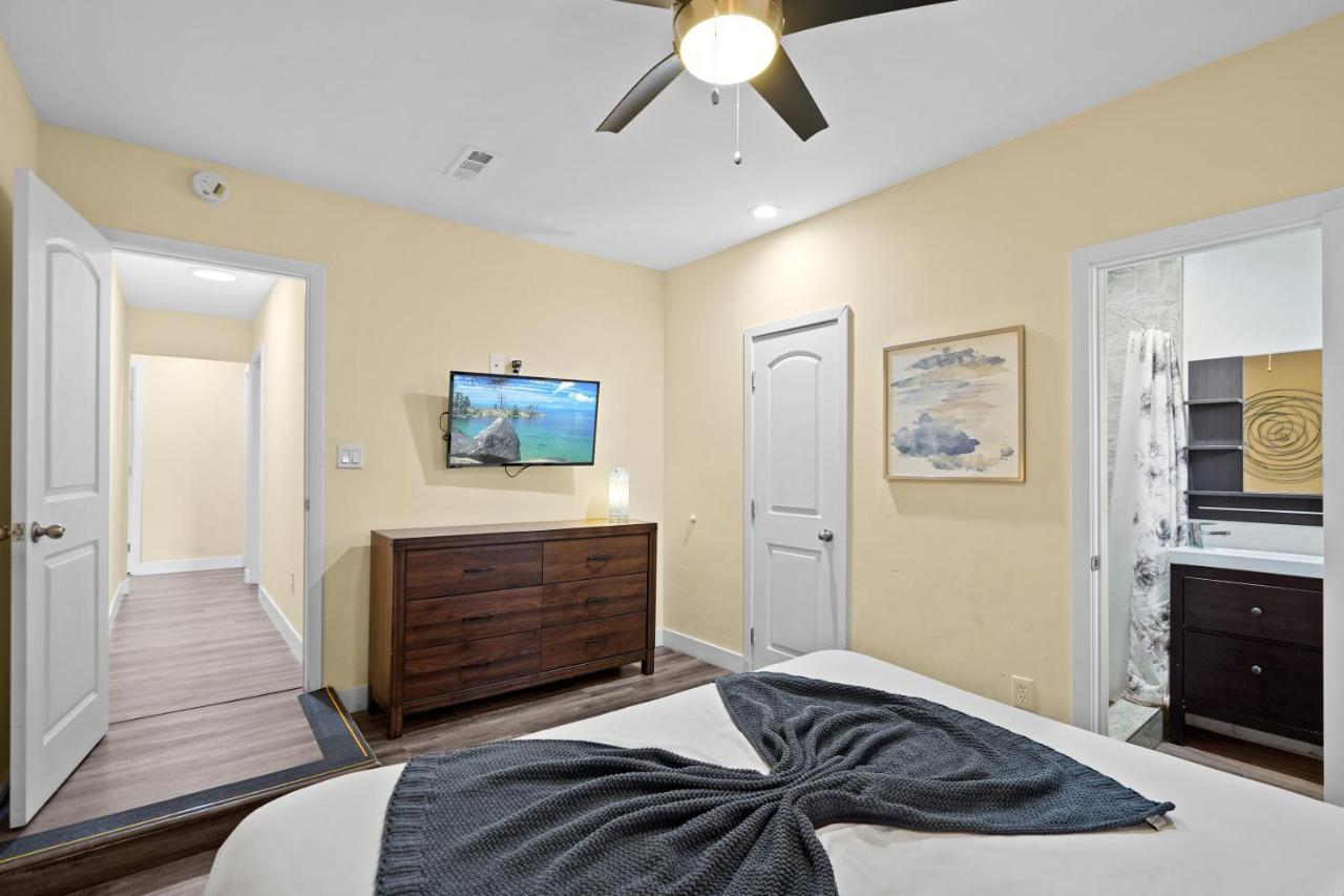 Dog Friendly Near The With Grill, Fire Pit, Enclosed Backyard Holiday home *